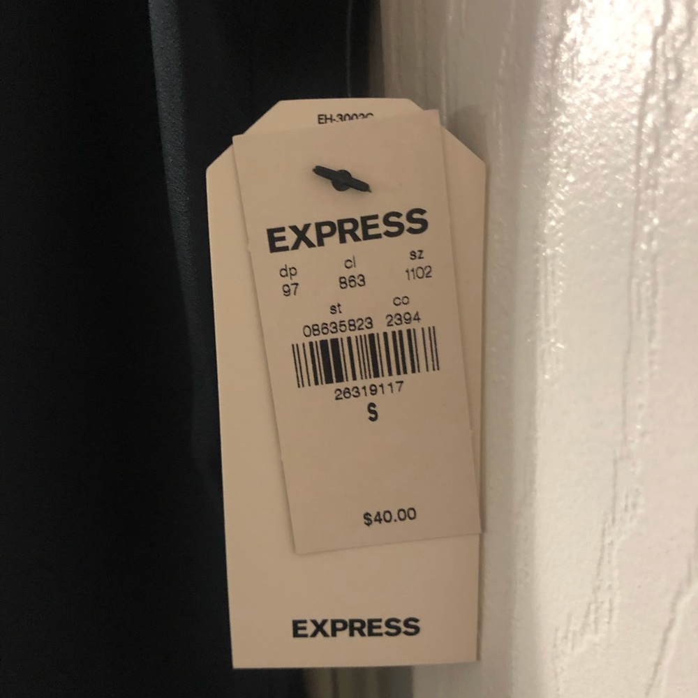 Express Reversible Cami Top Small - Picture 3 of 12